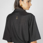 Blusa Aniqa de la marca P-2025-619 en color beige, con detalles de manga larga y diseño elegante para mujer.