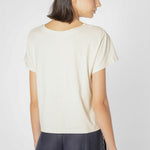 Polera Ambrosia de la marca EV-2025-500, blusa de manga larga en color azul con detalles elegantes y corte ajustado.