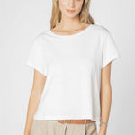Polera Ambrosia de la marca EV-2025-500, blusa de tela suave en diseño moderno, vista frontal sobre fondo neutro.