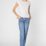 Polera Francesca de la marca EV-2025-502, blusa casual con diseño moderno, visible en la imagen.