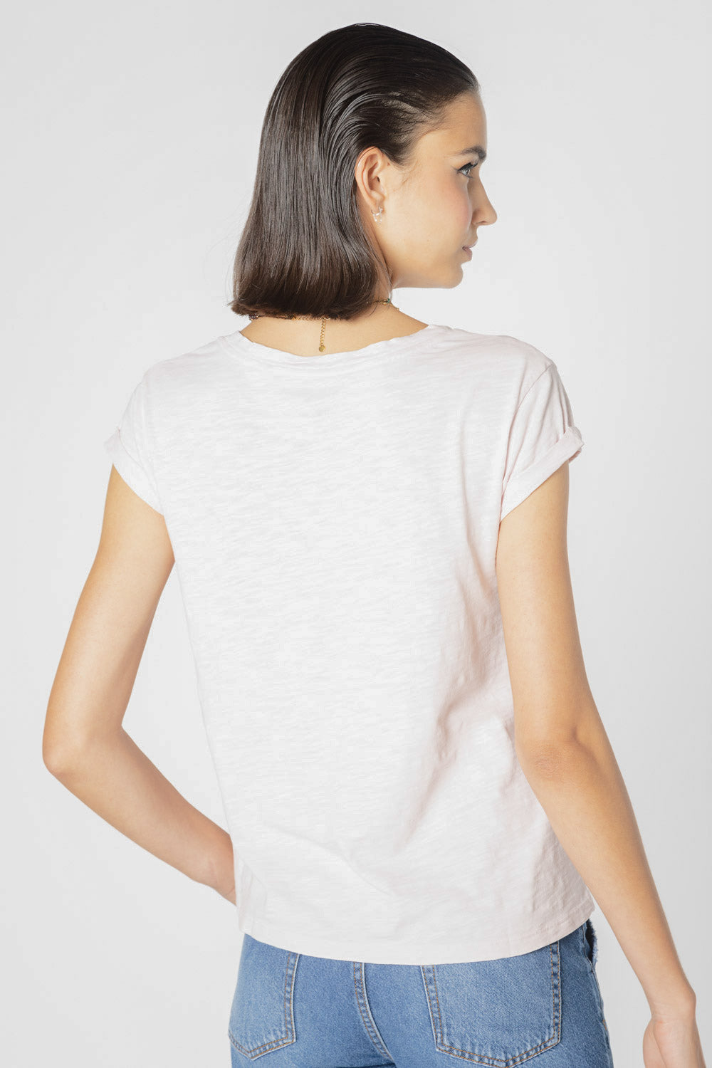 Polera Francesca de la marca EV-2025-502, blusa femenina con diseño moderno, vista frontal en color y textura visible.