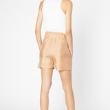 Blusa Top Tanner de la marca EV-2025-504 en color blanco, con diseño de manga corta y cuello redondo.