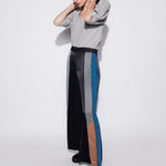 Pantalones negros O-2023-817 de la marca Foils, pantalón de estilo moderno y cómodo, visible en la imagen.