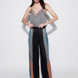Pantalón negro O-2023-817 de la marca Foils, pantalones de estilo moderno y cómodo, con diseño simple y elegante.