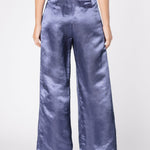 Pantalón Kirse de la marca FV-2025-803, pantalones de tela con diseño moderno y ajuste cómodo.