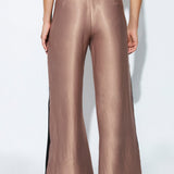 Pantalón Foils Ginger de la marca O-2023-817, pantalones de moda en color Ginger, vista frontal del producto.