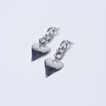 Aros Hearting de la marca BV-2024-280, diseño elegante en forma de corazón, con acabado brillante y detalles finos.