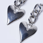 Aros Hearting de la marca BV-2024-280, pendientes en forma de corazón con diseño elegante y moderno.