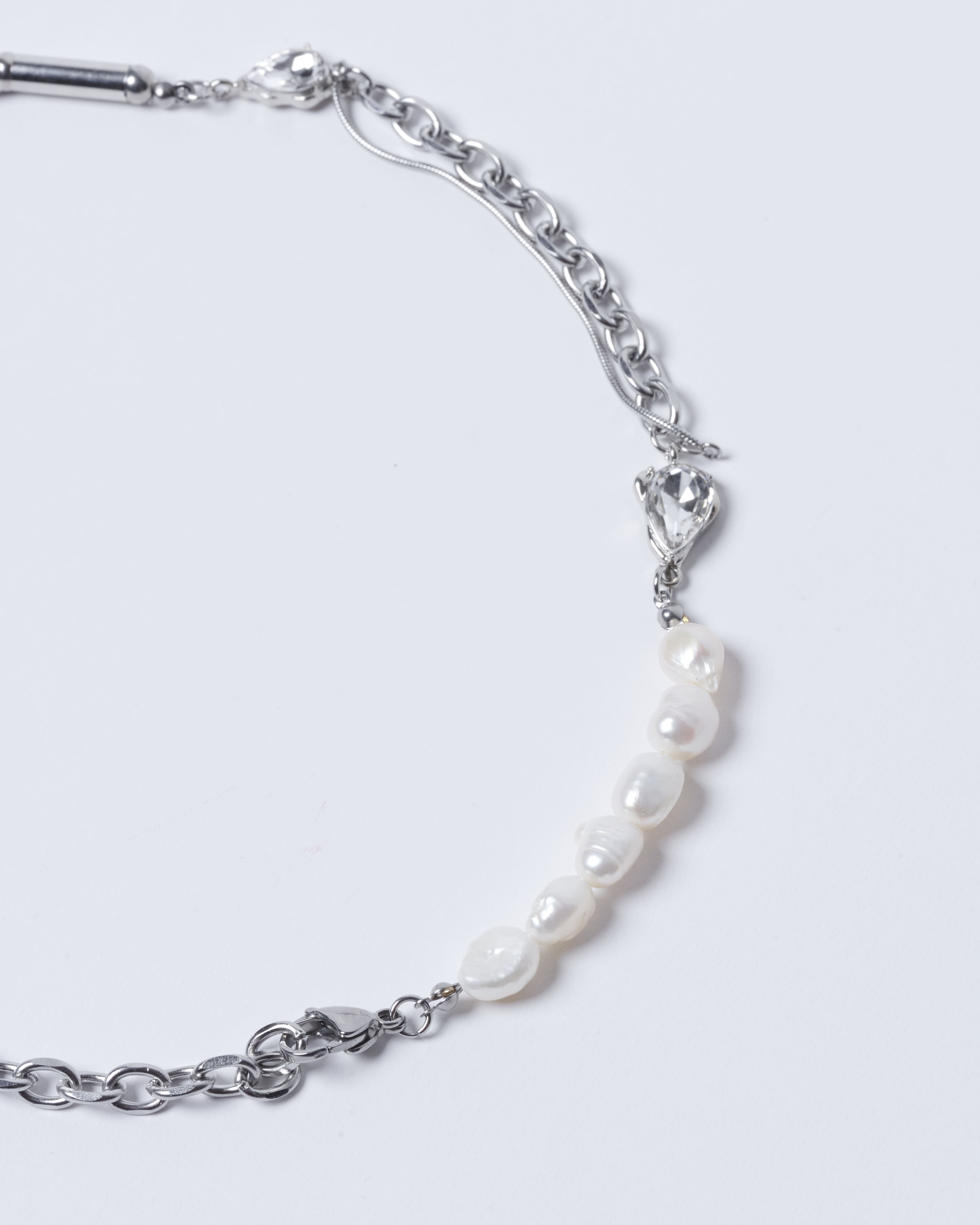 Collar Maryland de accesorios de la marca BV-2024-107, diseño elegante y moderno en la imagen.