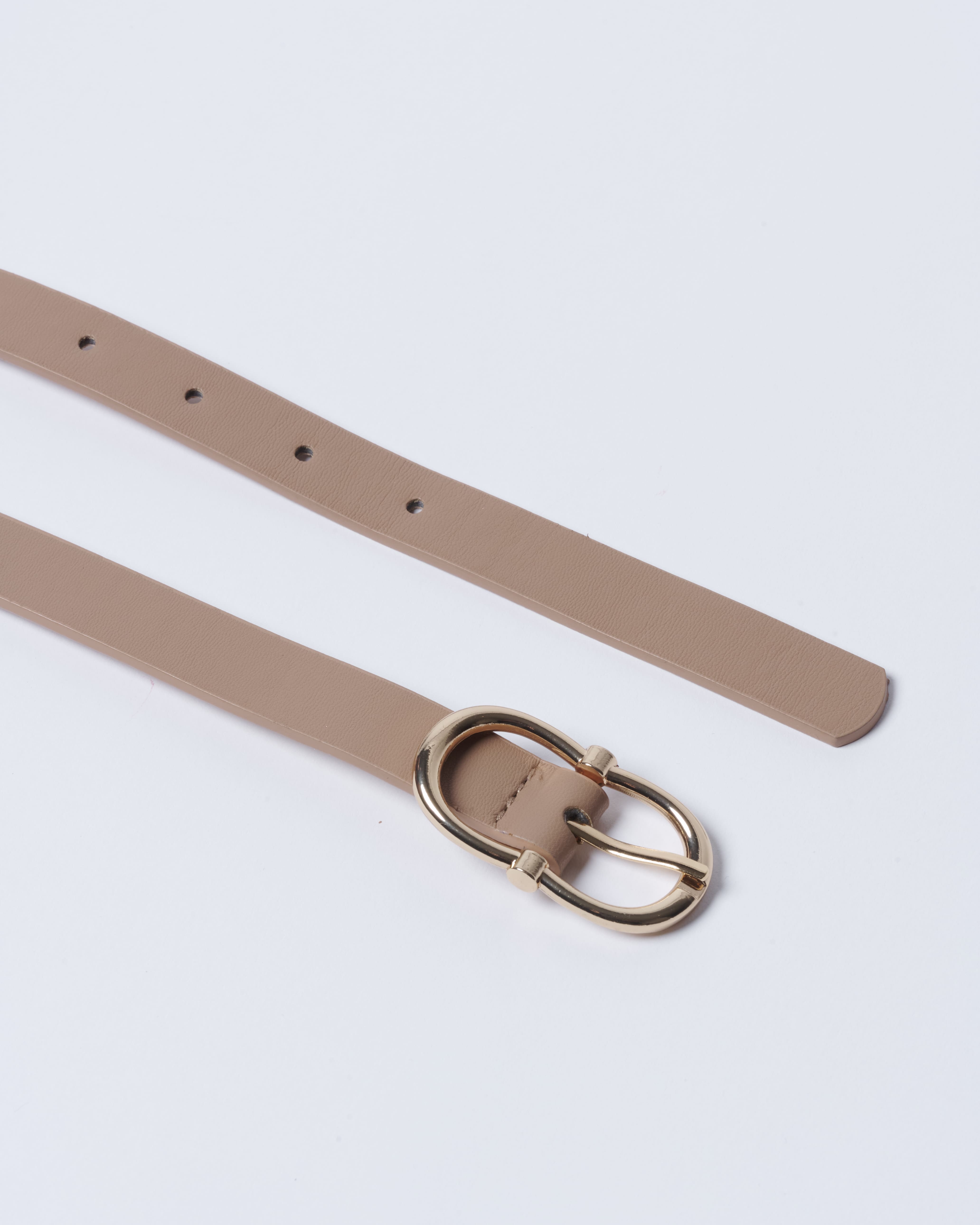 Cinturón beige con detalles en color cereza, accesorio de la marca BV-2025-103, visible en la imagen.
