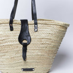 Mochila shopper Kim en color negro de la marca AV-2025-604, accesorios con diseño elegante y espacio amplio para uso diario