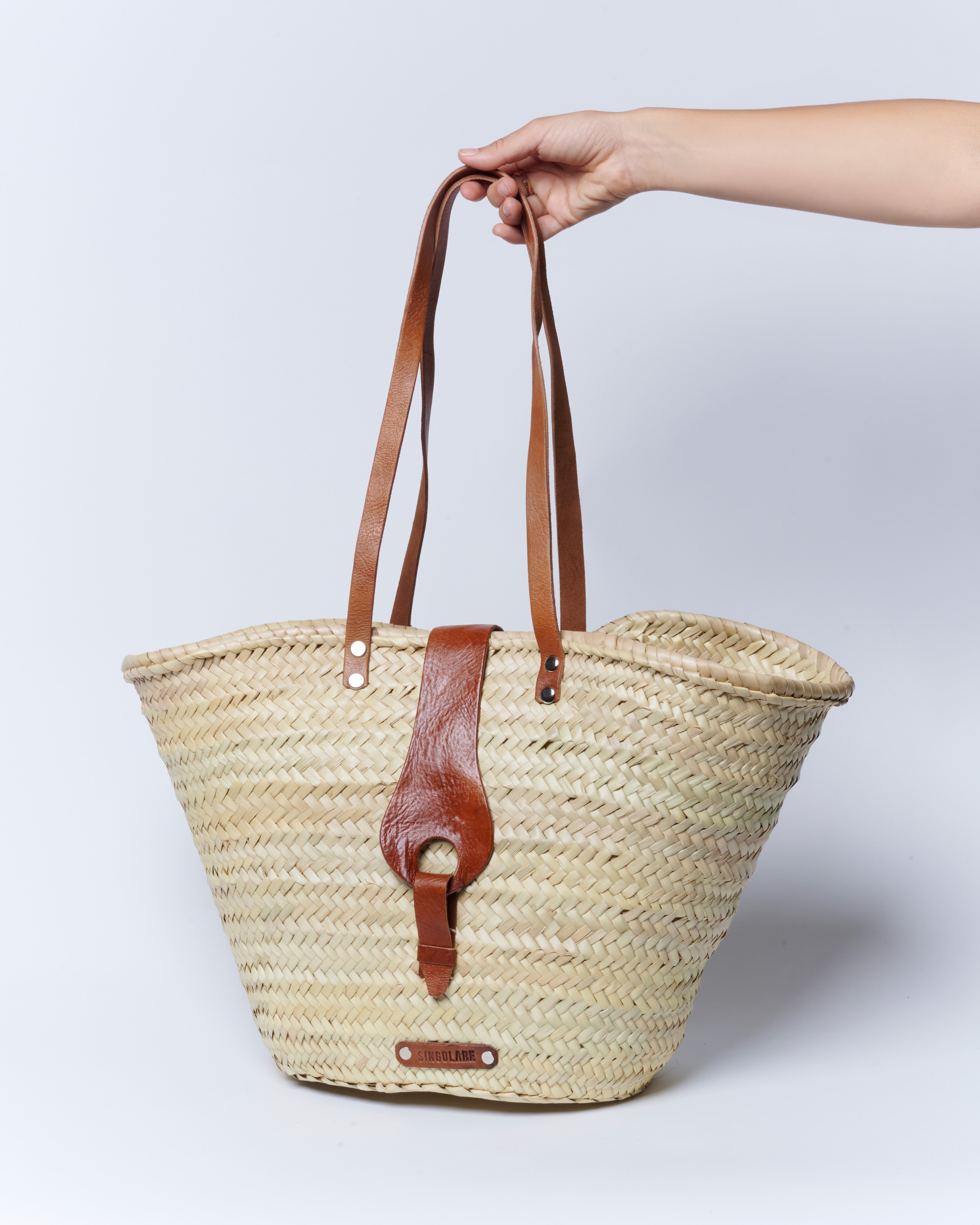 Accesorios Shopper Kim Beige de la marca AV-2025-603, bolso de mano elegante y espacioso en color beige.