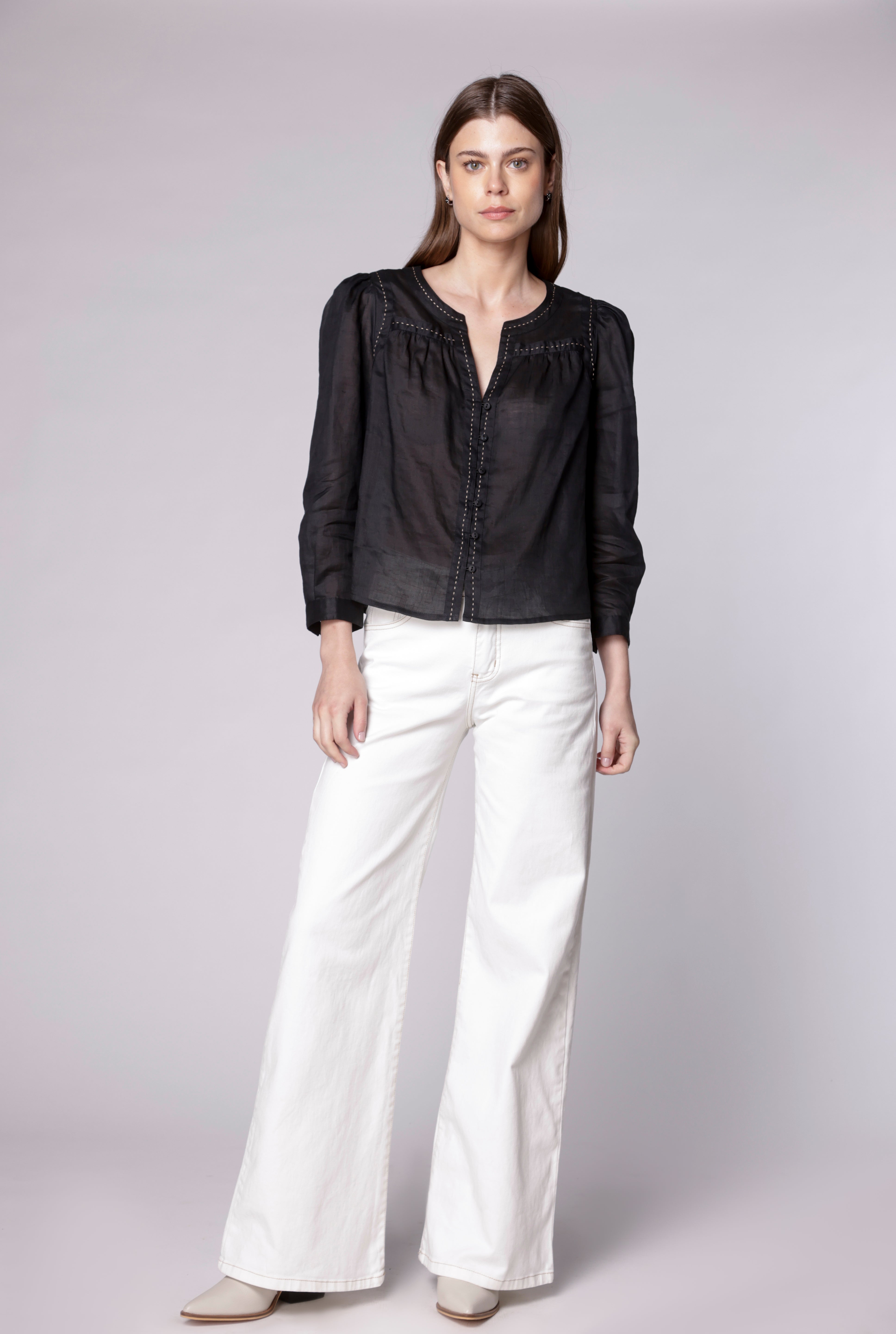Jeans Stella Stretch de marca D-2024-804, pantalones ajustados de mezclilla con diseño moderno y bolsillos en la parte frontal y trasera.