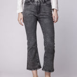 Pantalones jeans crop flare de la marca D-2024-807, con corte ajustado y estilo moderno, en color azul.