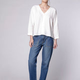 Jeans Dad Fit de la marca D-2024-800, pantalones vaqueros de corte recto y estilo casual en color azul claro.