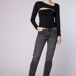 Pantalones jeans slim Julieta de la marca D-2024-805, vista frontal, en color azul, con un ajuste ajustado y diseño moderno