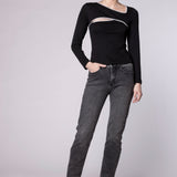 Pantalones jeans slim Julieta de la marca D-2024-805, vista frontal, en color azul, con un ajuste ajustado y diseño moderno