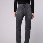 Pantalones jeans slim Julieta de la marca D-2024-805, en color azul, con ajuste ajustado y diseño moderno.