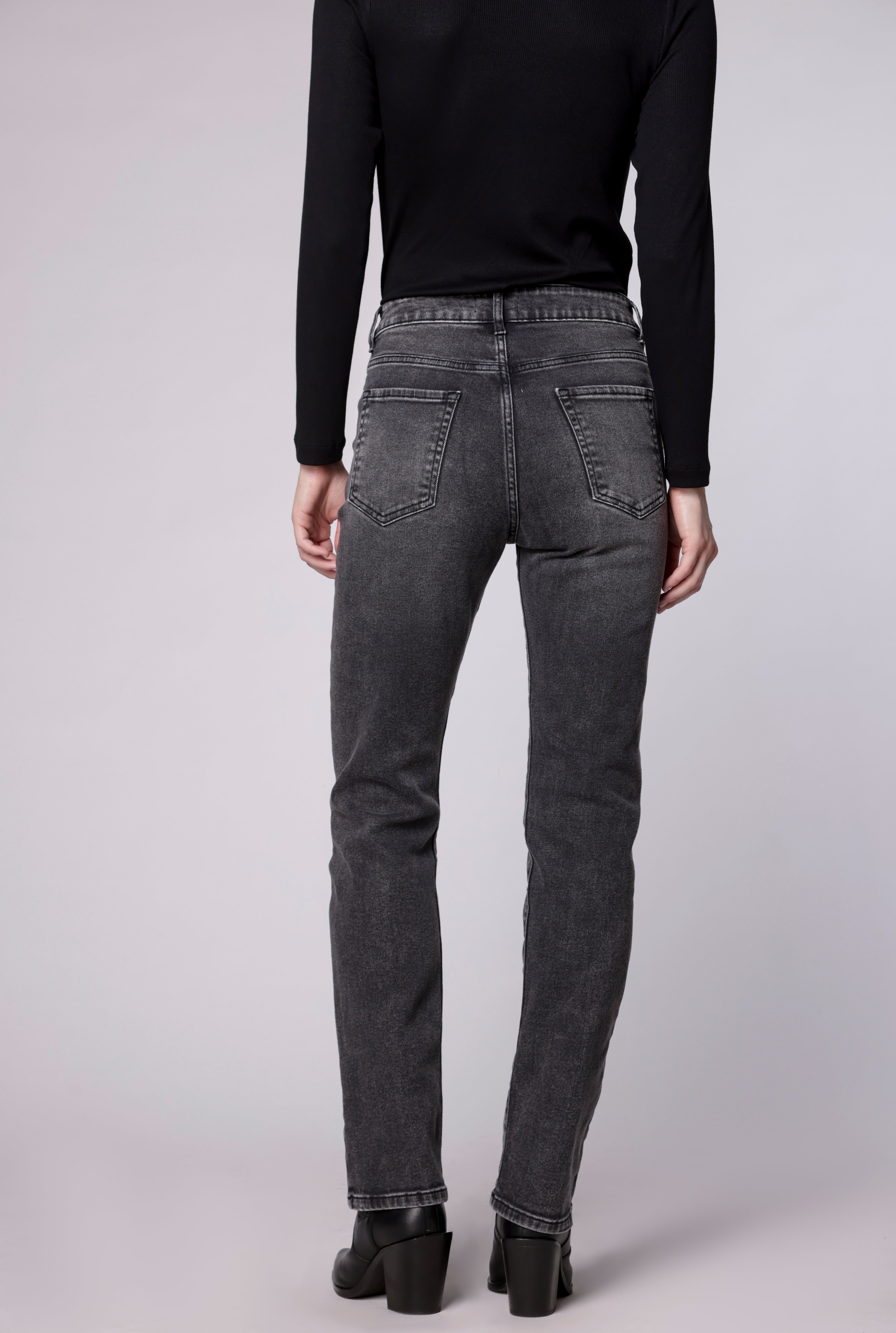 Pantalones jeans slim Julieta de la marca D-2024-805, en color azul, con ajuste ajustado y diseño moderno.