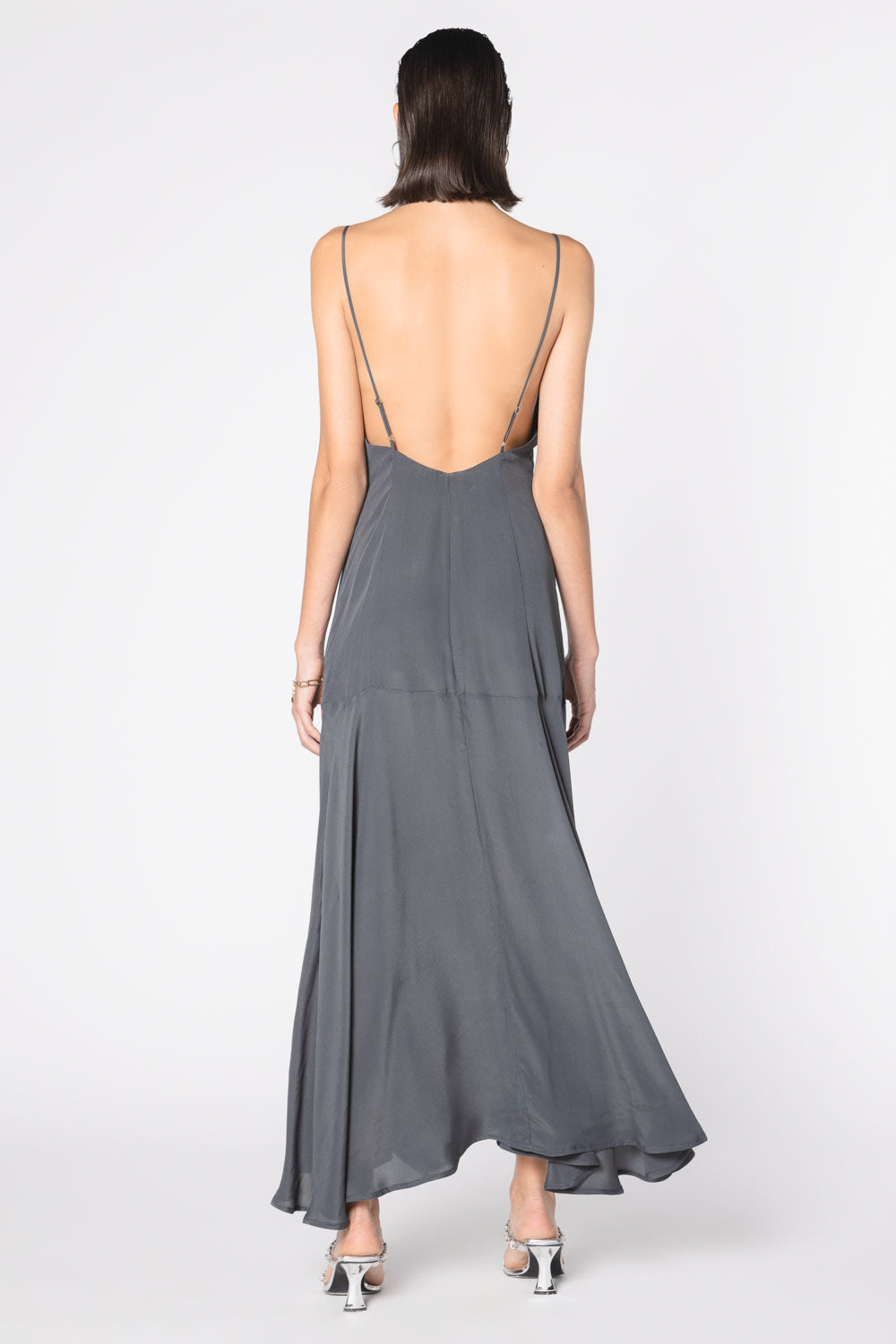 Vestido Berolige de la marca FI-2025-704, vestido elegante de color y diseño moderno, listo para usar.