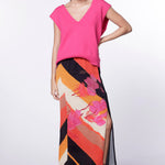 Vestido tipo tejido Dalia Fucsia de la marca I-2024-01, con detalles en tela y diseño elegante en color fucsia.