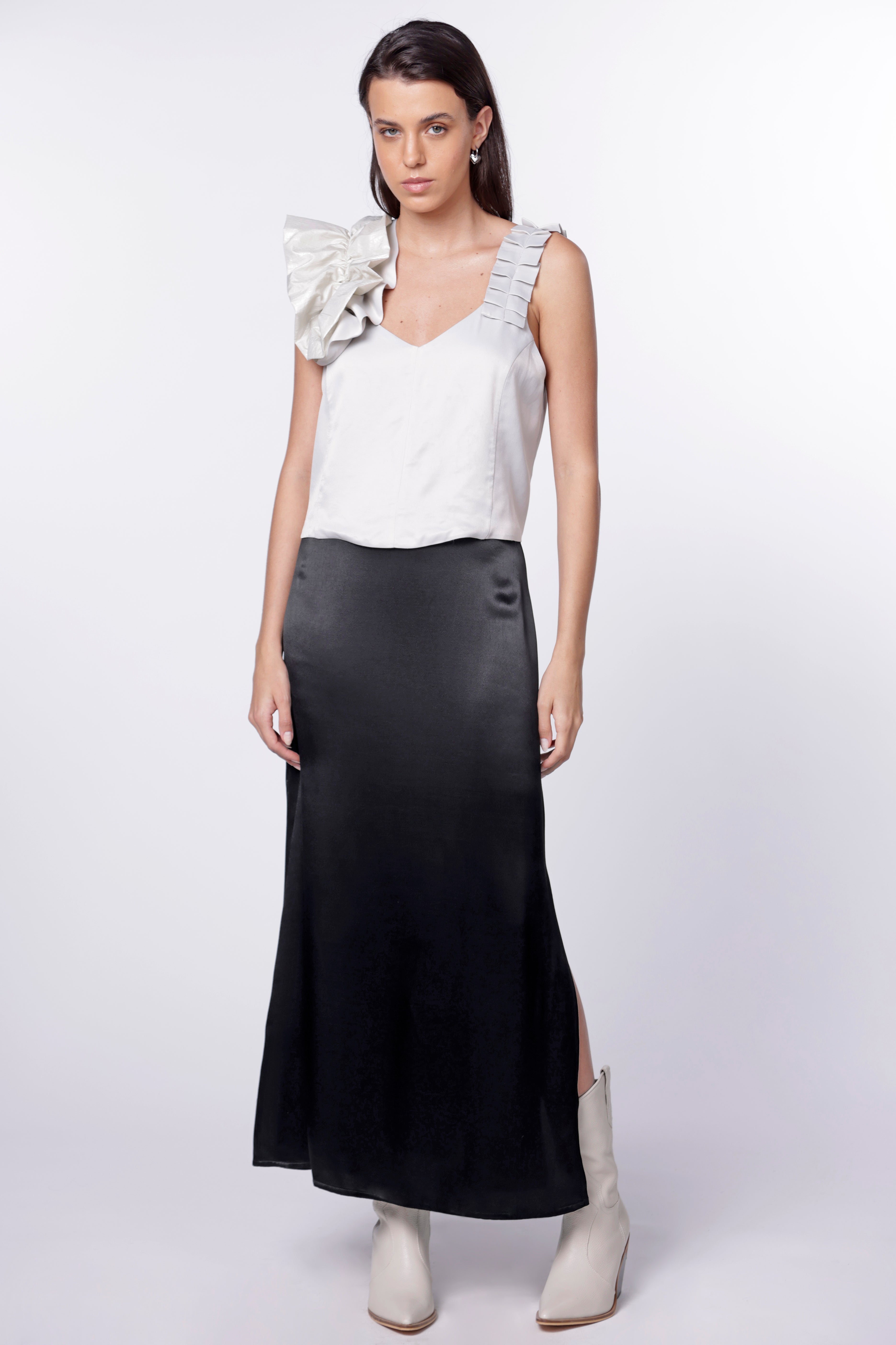 Blusa violeta crudo de la marca FI-2024-605, de la categoría blusas y poleras, con diseño elegante y tela suave.