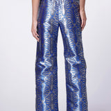 Pantalón Sialia de la marca O-2024-804 en color neutro, con diseño cómodo y casual, mostrado en la imagen.