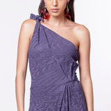 Vestido Passion de la marca O-2024-700, vestido elegante con diseño moderno y detalles en la parte superior.