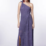 Vestido Passion de la marca O-2024-700, vestido elegante con diseño moderno y detalles sofisticados.