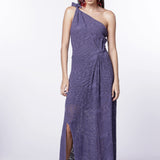 Vestido Passion de la marca O-2024-700, vestido elegante con diseño moderno y detalles sofisticados.