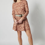 Vestido Namy de la marca P-2026-712 en color y estilo elegante, con detalles de tela y diseño moderno.