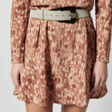 Vestido Namy de la marca P-2026-712, vestido elegante con diseño moderno en tonos neutros.