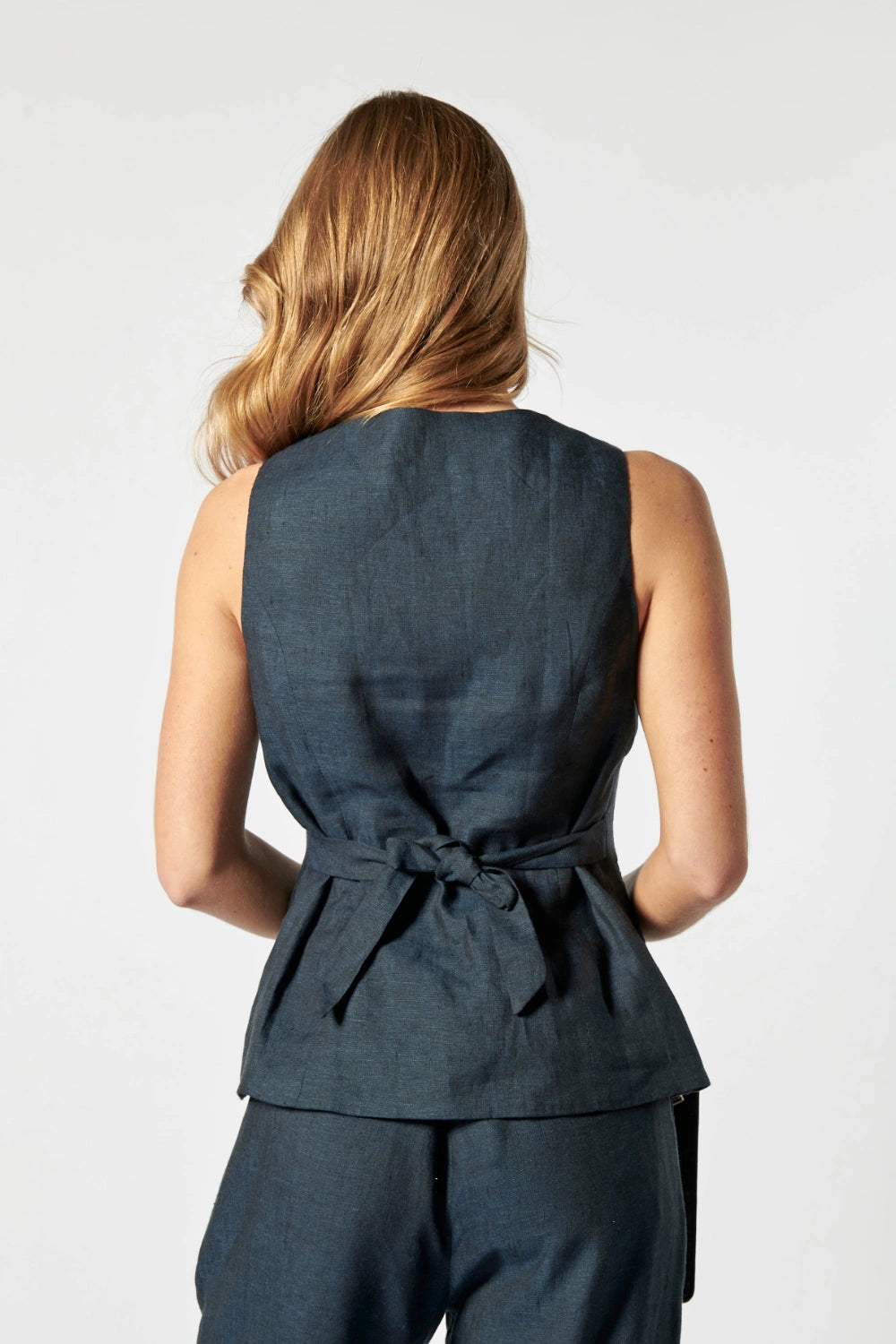 VEST NUNNI