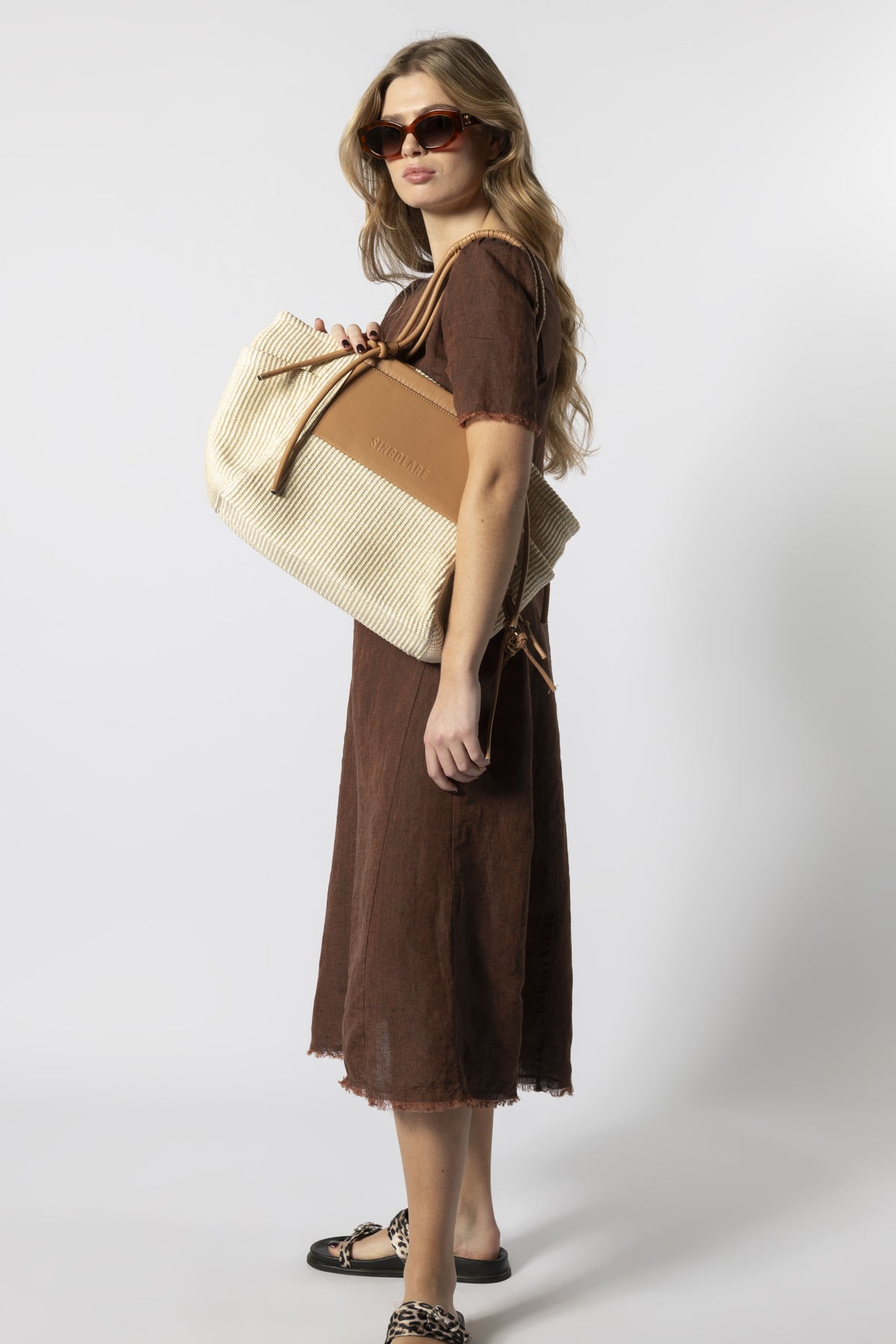 SHOPPER JUSTINA