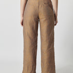 Pantalones Garmi de la marca P-2026-800, pantalones deportivos en color negro con detalles en gris y cintura ajustable.