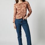 Blusa Munne de la marca P-2026-621 en color suave, con diseño elegante y detalles en tela ligera.