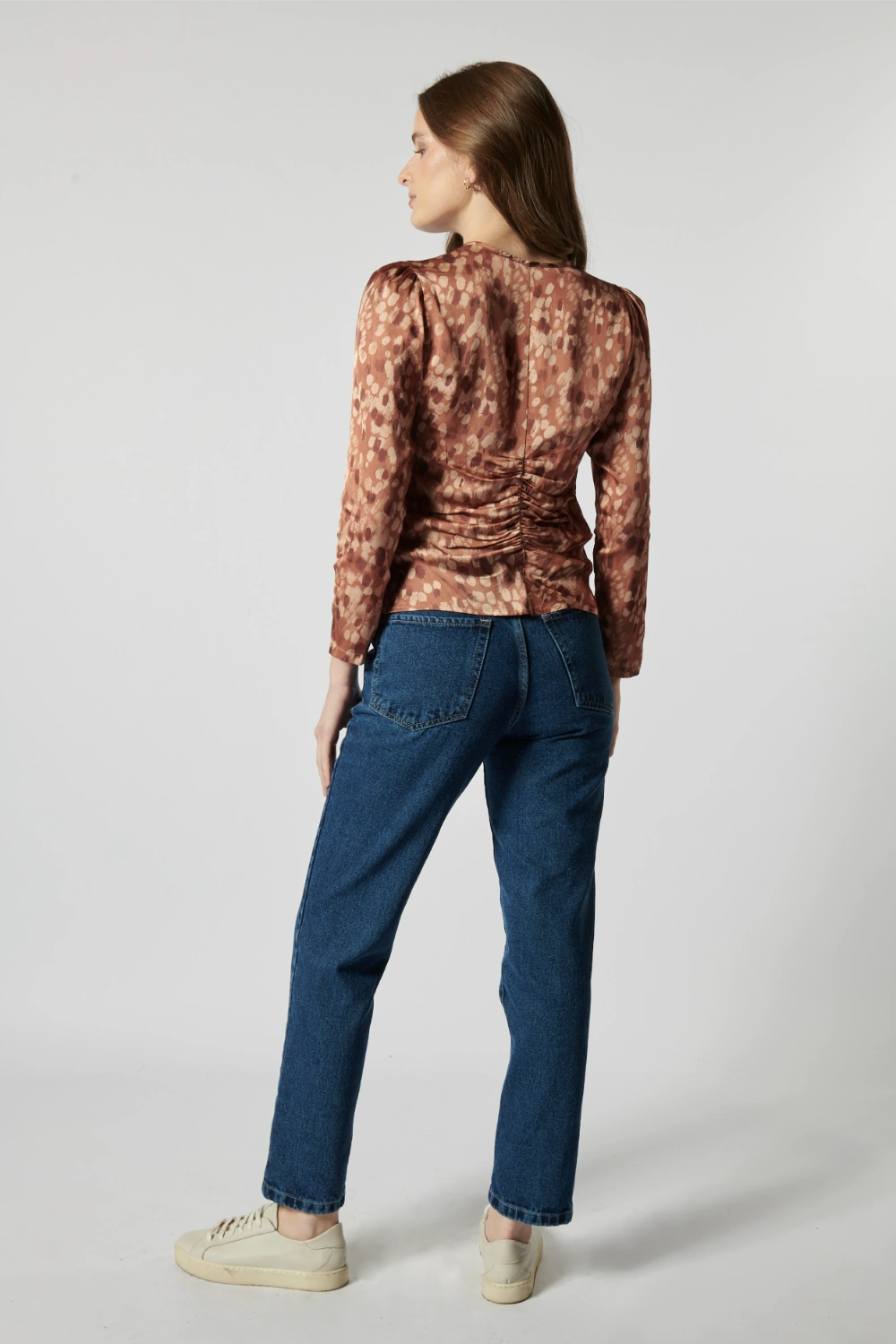 Blusa Munne de la marca P-2026-621, con diseño elegante y detalles en la tela, mostrada en la imagen.