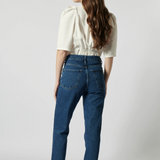 Jeans slim azul de la marca D-2025-803, con corte ajustado y bolsillos frontales, en color azul clásico.
