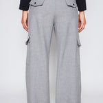 Pantalón Andy Grey de la marca I-2024-830, pantalones de corte clásico en color gris, vista frontal del producto.