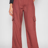 Pantalón Andy Café de la marca I-2024-830, pantalones casuales con diseño cómodo y moderno, en color café.