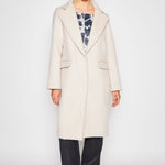 Chaqueta Berry de la marca I-2024-935, abrigada y moderna, con diseño elegante en color vibrante.