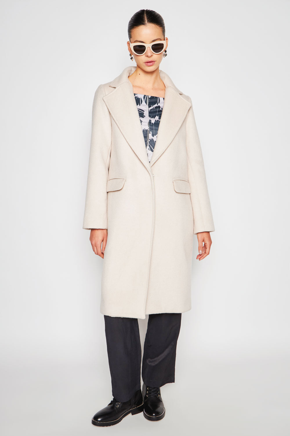 Chaqueta Berry de la marca I-2024-935, abrigada y moderna, con diseño elegante en color vibrante.