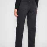 Jeans dad fit de marca D-2024-800, estilo casual, en color azul, con cinturilla y bolsillos visibles.