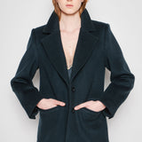 Chaqueta Amphora de la marca I-2024-932 en color negro, con diseño moderno y detalles en la parte frontal.