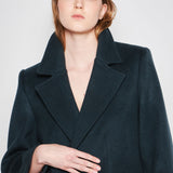 Chaqueta Amphora de la marca I-2024-932 en color gris, con diseño moderno y cierre frontal.