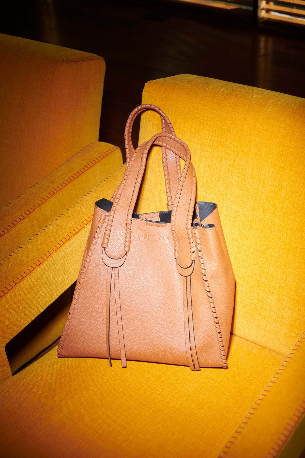 SHOPPER IRIS CARAMEL