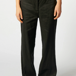Pantalón Sauco de la marca P-2026-807, pantalones largos con diseño moderno y detalles en la imagen.