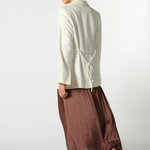 Blazer Jacinta blanco de la marca P-2026-909, chaqueta elegante de corte ajustado y estilo moderno para mujer.