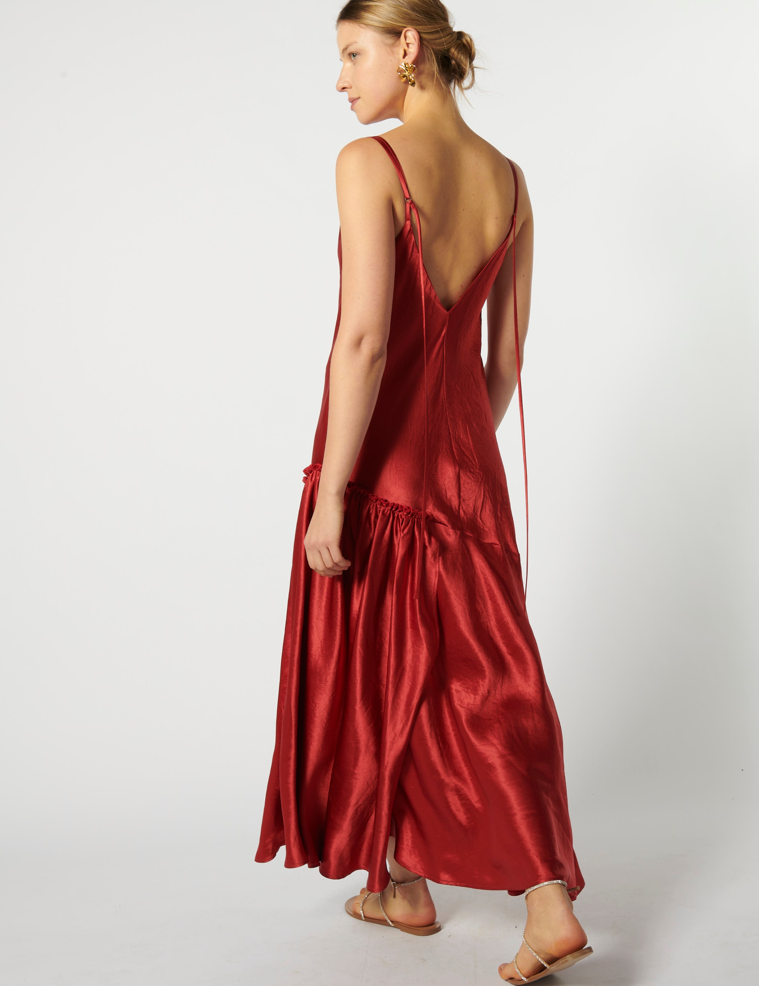 Vestido rojo Comci FV-2026-703 de la colección de vestidos y enteritos, con diseño elegante y moderno.