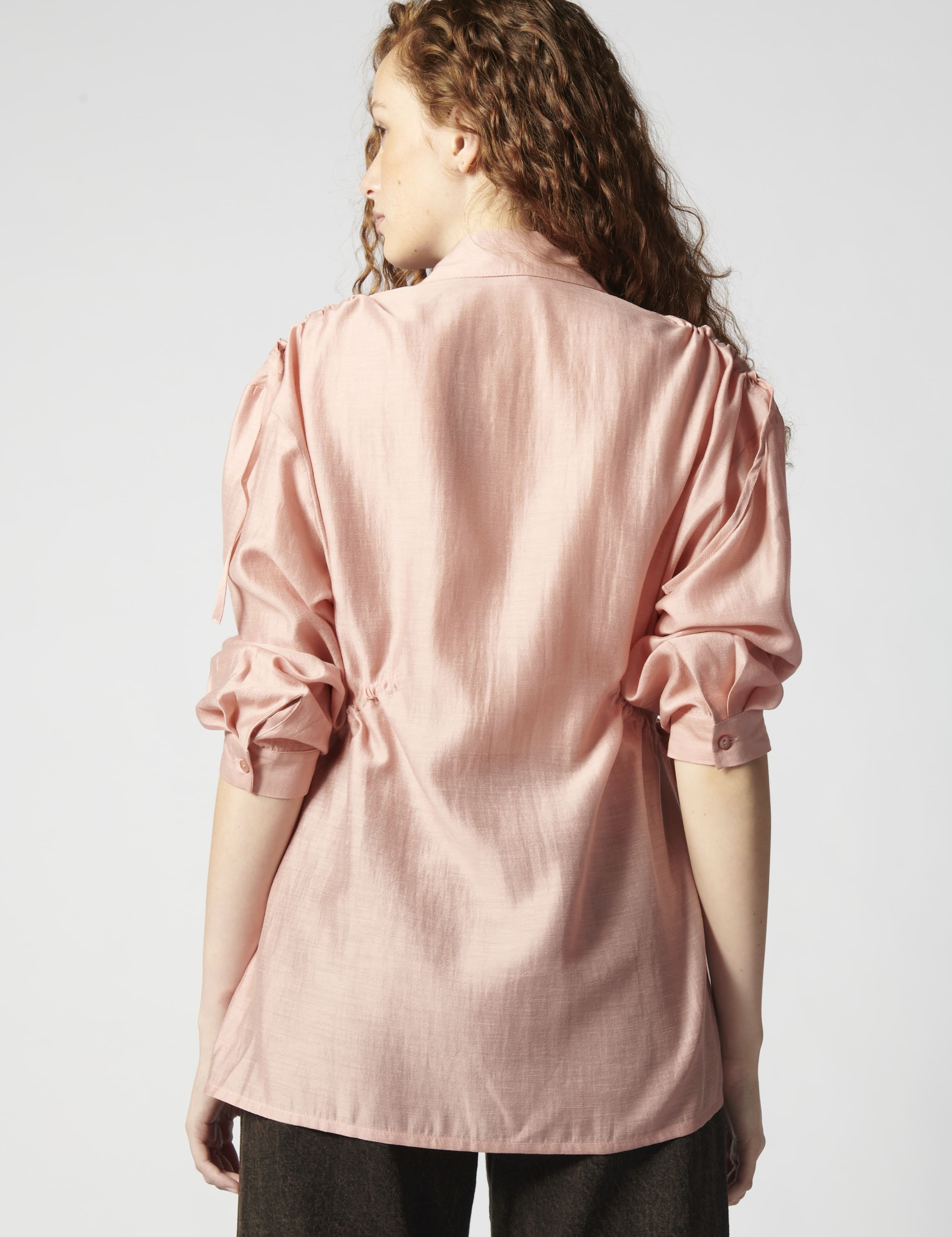 Blusa Revoir Rose de la marca P-2026-615, blusa de manga larga en color rosa con diseño elegante.